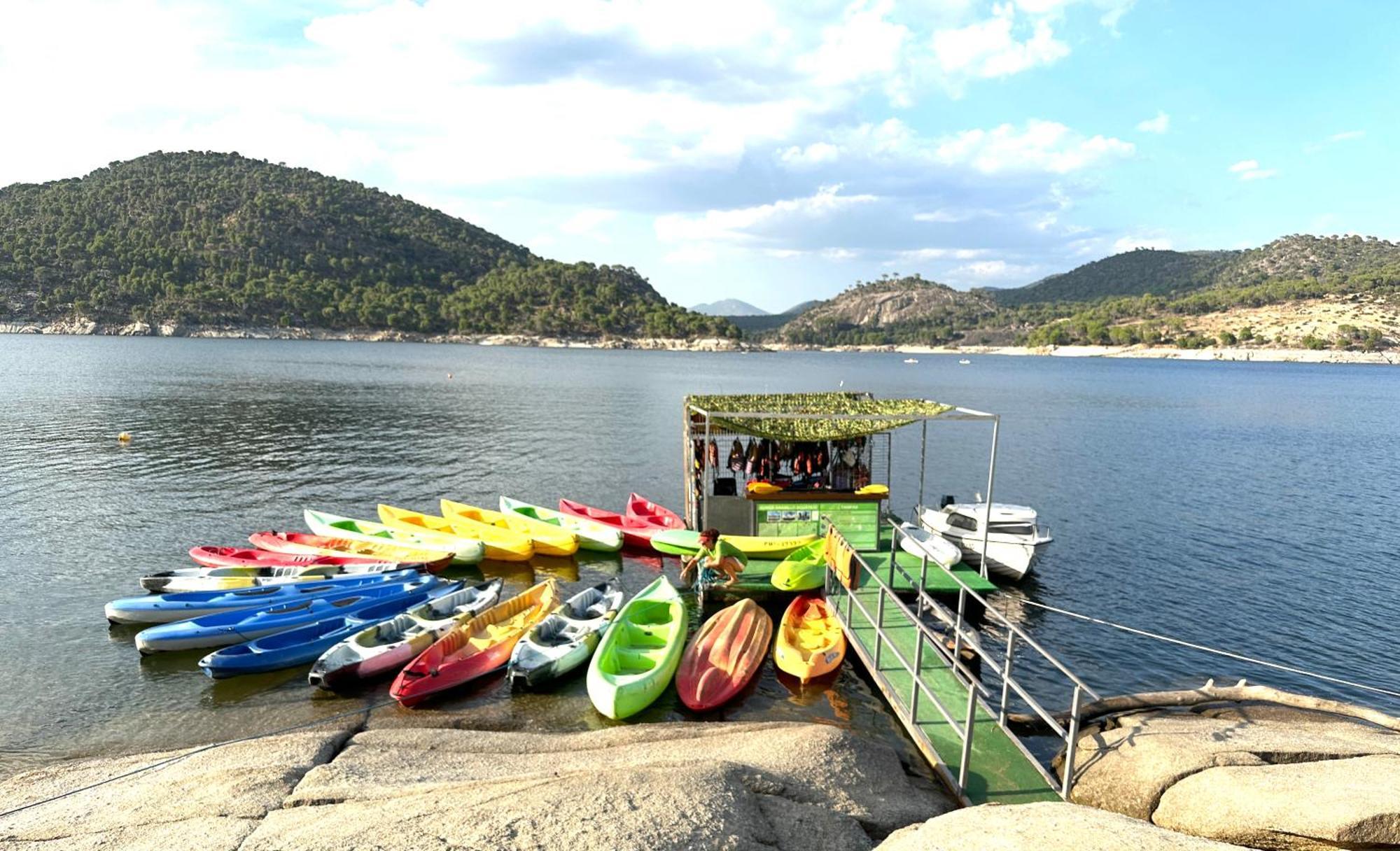 Hostal Myd Pantano Pelayos de la Presa Bagian luar foto